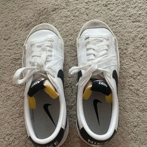 Nike women’s low rise blazers